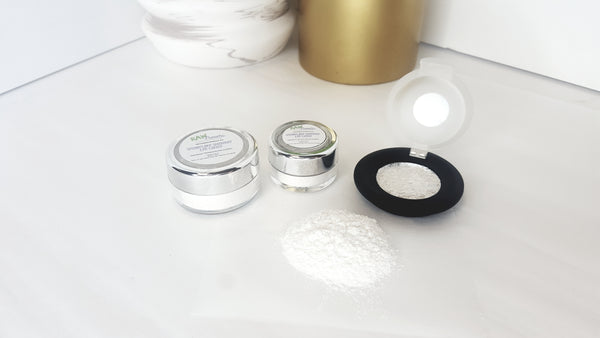 white pigment powder for highlighting eye shadow vegan and natural