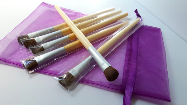 affordable vegan makeup eye shadow brush with bamboo handle